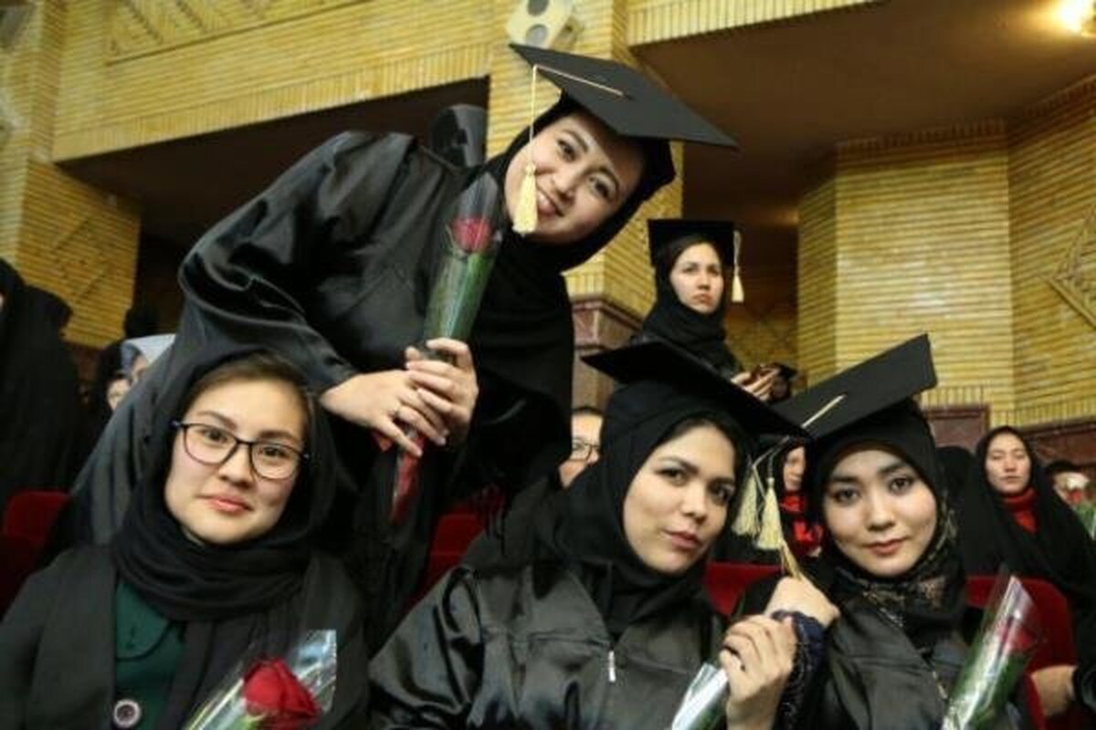 دانشگاه پیام نور از مراکز دانشگاهی در کشور است که به صورت مجازی به آموزش دانشجویان ایرانی و خارجی پرداخته است.