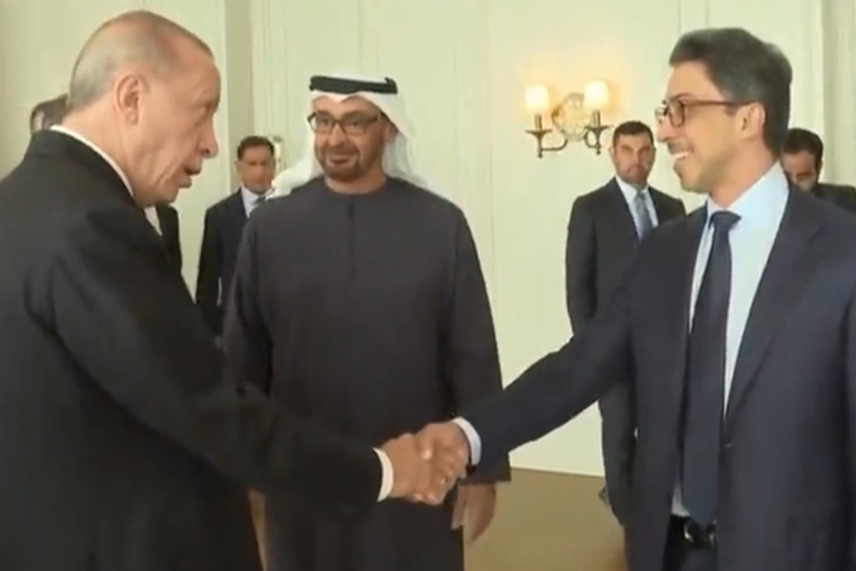 ویدئویی از لحظه واکنش «رجب طیب اردوغان» رئیس‌جمهور ترکیه به فهمیدن مالکیت تیم فوتبال منچسترسیتی انگلیس منتشر شده است.