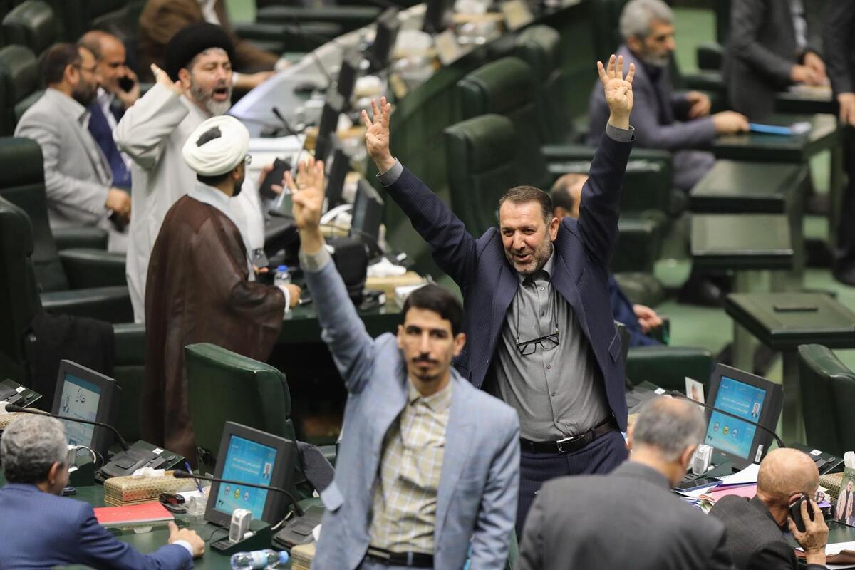 عضو هیئت رئیسه مجلس تذکر ۴۷ تن از نمایندگان به وزیر رفاه درباره ضرورت پرداخت افزایش مستمری مددجویان بهزیستی و مستمری بازنشستگان از فروردین ماه را قرائت کرد.