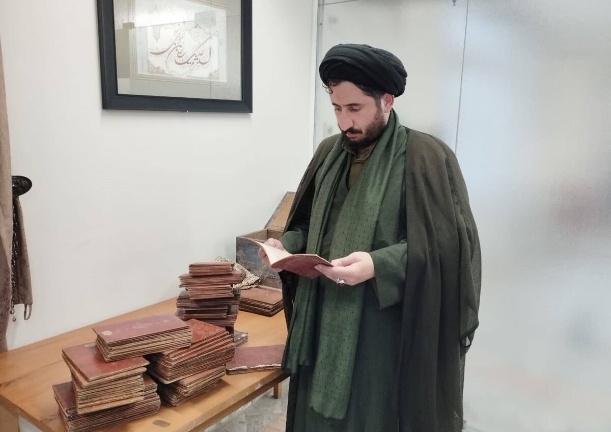 ۱۴۵ جزوه قرآنی متعلق به قرون ۱۳ و ۱۴ هجری قمری موجود در مسجد معتمدالدوله کرمانشاه، با صلاحدید امام جماعت این مسجد، به مرکز نسخ خطی کتابخانه مرکزی رضوی اهدا شد.