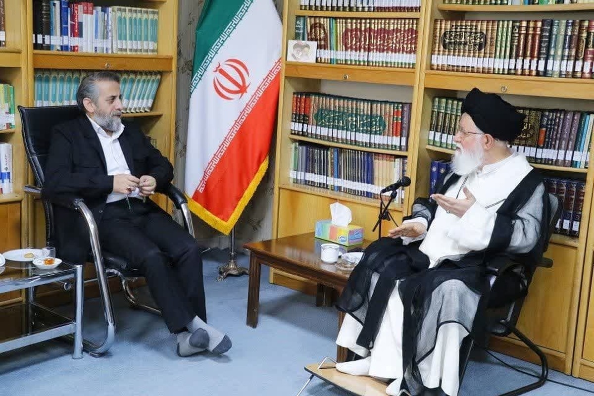 نماینده ولی فقیه در استان خراسان رضوی گفت: عزیزان من، اگر مجلسی خواندید و مردم به اوج عزاداری اهل‌بیت (ع) رسیدند، همان‌جا به پرتگاه سخنران و مداح تبدیل می‌شود، زیرا ممکن است هوای نفس باعث شود تا مرثیه‌خوان تصور کند این مجلس پرشور به خاطر کار او بوده درحالی که این به برکت اخلاص مردمی است که برای جشن یا عزای امام پا به مجلس گذاشته‌اند.