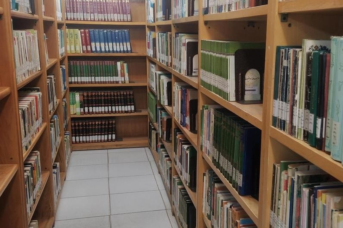 گلایه شهروند مشهدی از پراکندگی کتابخانه های عمومی در سطح شهر مشهد و دسترسی به منابع جدید.