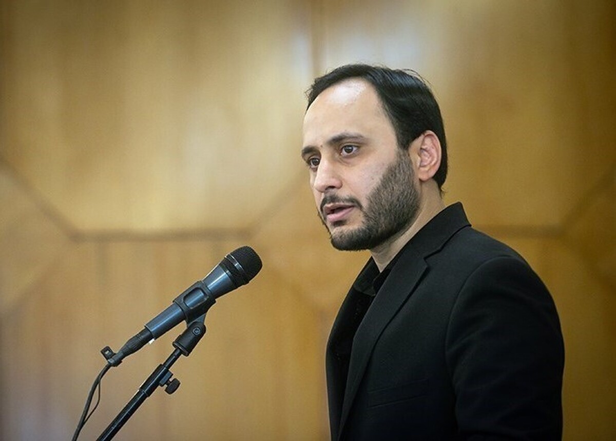 سخنگوی دولت گفت: تهران، کرج، اصفهان، تبریز، مشهد، شیراز، اهواز، قم و اراک مشمول عوارض سالانه آلایندگی وسایل نقلیه موتوری شدند.