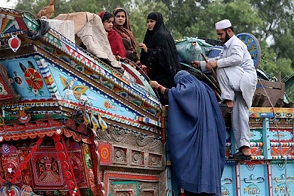 وزارت مهاجرین طالبان اعلام کرد که ۵۳۱ مهاجر افغانستانی در پاکستان از مرز اسپین بولدک به افغانستان بازگشته‌اند.