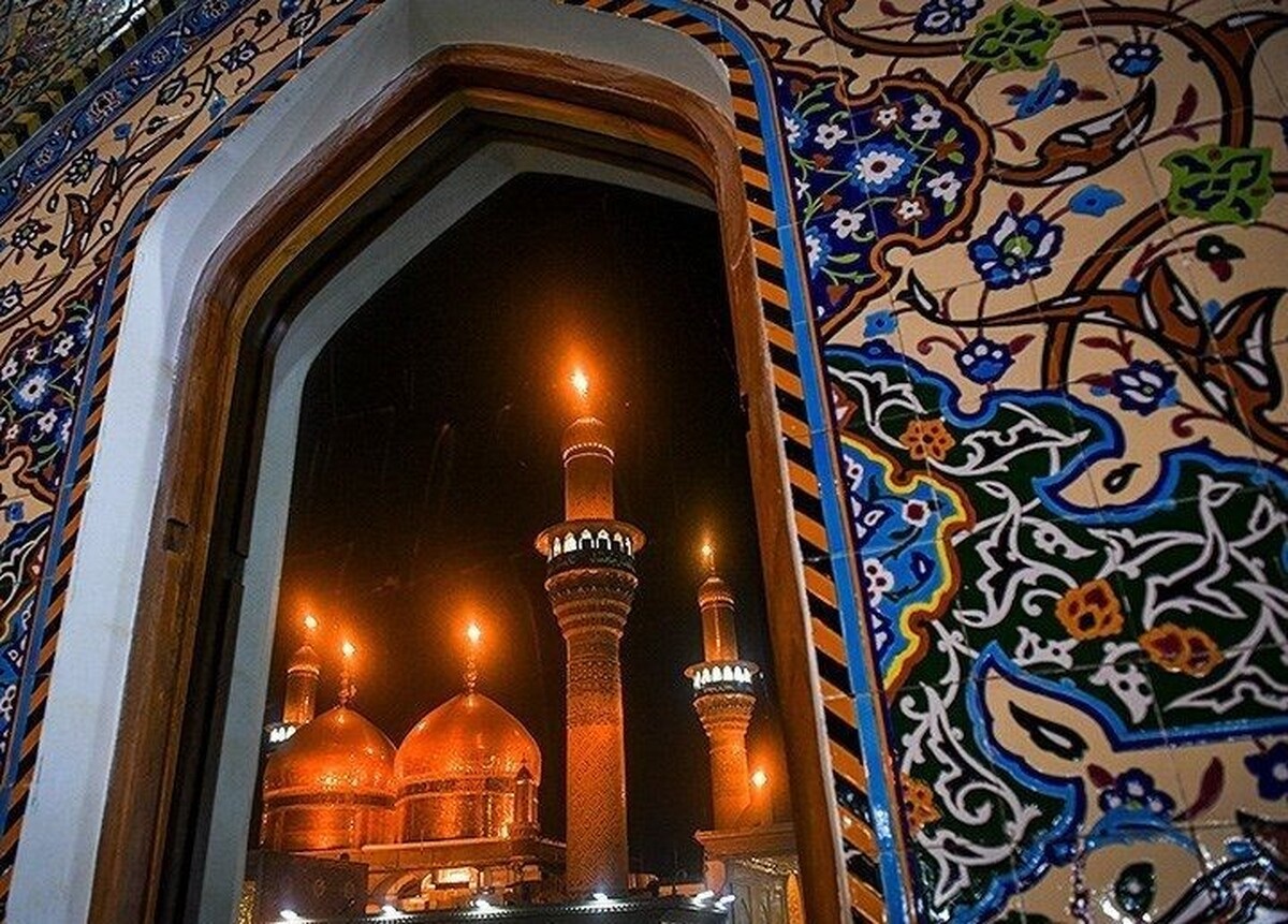 مسلمانان سنی اگرچه از دید مذهبی نگاهی متفاوت از شیعیان به چهارده معصوم (ع) داشته اند، بسیاری از مواقع علاقه خاصی به ایشان ابراز کرده اند.