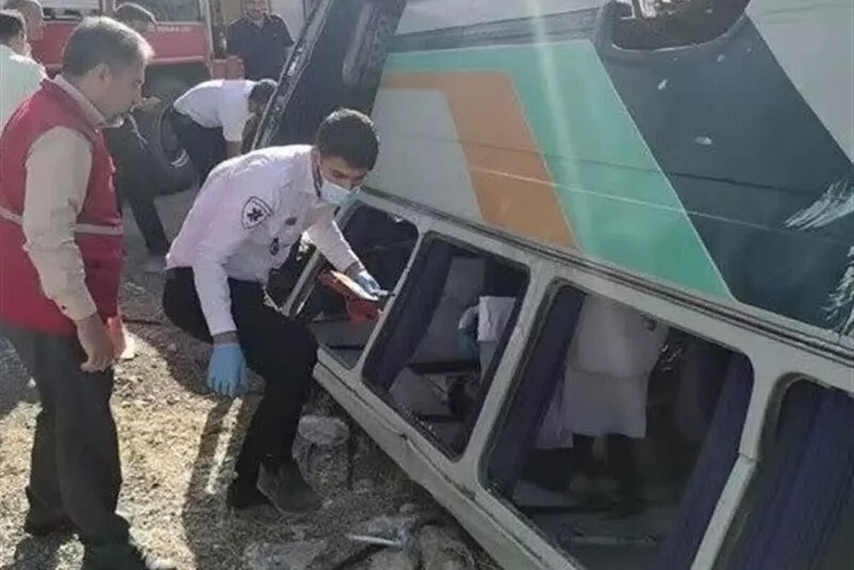 سرپرست آتش‌نشانی نیشابور گفت: واژگونی مینی‌بوس حامل کارگران در محور مشهد به نیشابور ۱۸ مصدوم برجای گذاشت.