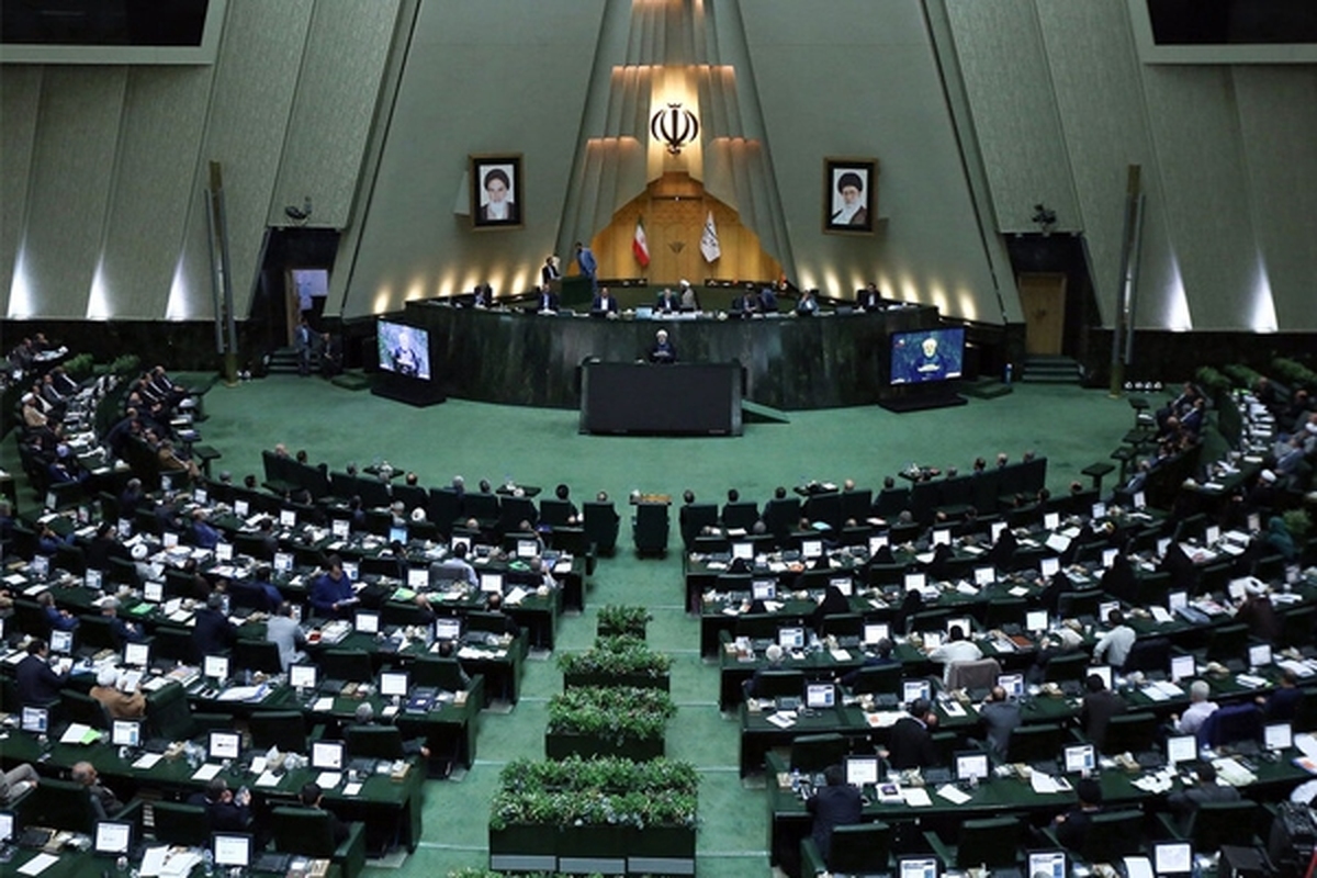 عضو هیأت‌رئیسه مجلس شورای اسلامی از برگزاری نشست رای اعتماد محمدعلی نیکبخت و همچنین سوال از وزرای ورزش و میراث فرهنگی در جلسات هفته آینده مجلس خبر داد.