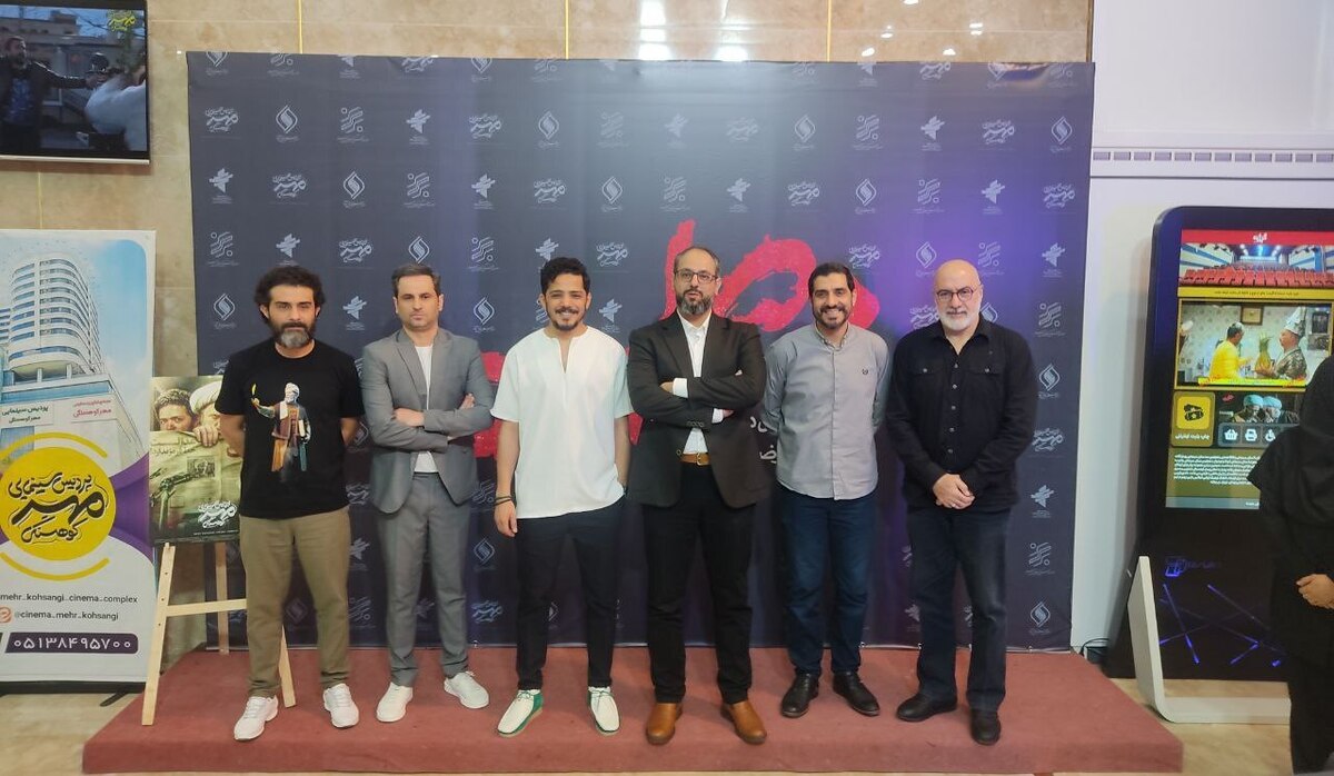 «حسین دارابی» کارگردان فیلم سینمایی «مصلحت» عصر امروز پس از اکران این اثر در پردیس سینمایی مهر کوهسنگی مشهد، گفت: این فیلم ۳ سال اجازه پخش نمی‌گرفت و قوه قضائیه با فیلم مشکل جدی داشت. ۳ سال صبر کردیم که اتفاق جدی برای فیلم نیفتد و کیان فیلم حفظ شود. به جز چند دیالوگ ریز و یک پلان، چیزی از فیلم کم نشد.