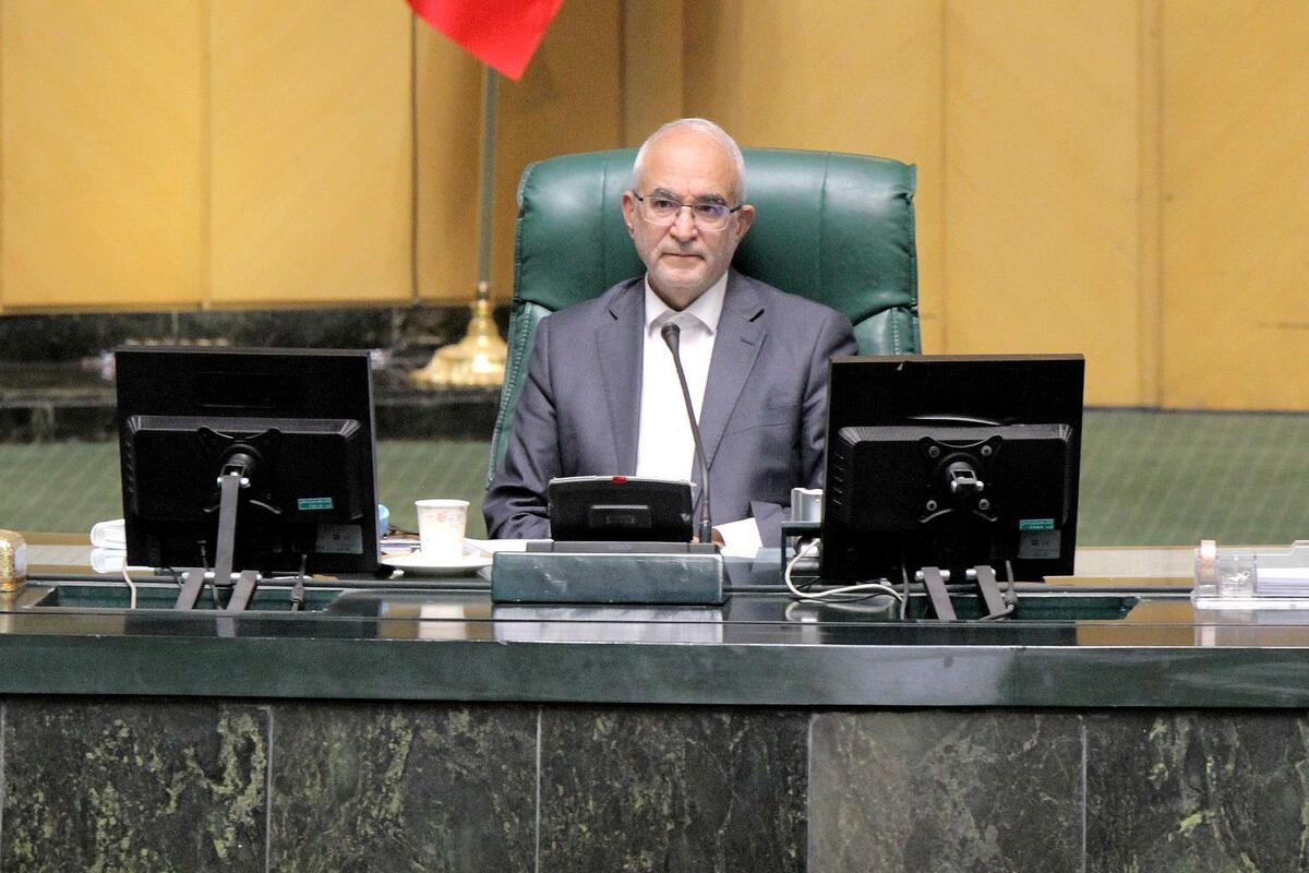  نایب رئیس اول مجلس شورای اسلامی گفت: با گشایش‌هایی که صورت می‌گیرد، امیدوارم بتوانیم سرمایه‌گذاری را در کشور افزایش دهیم.