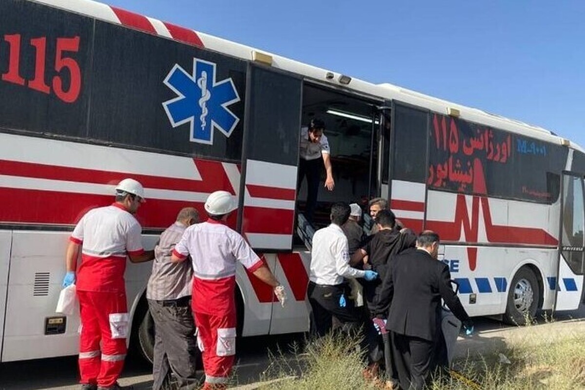 رئیس پلیس‌راه نیشابور گفت: براثر واژگونی اتوبوس زائران عراقی در محور سبزوار به نیشابور چهار نفر کشته و ۱۹ تن نیز مصدوم شده‌اند.