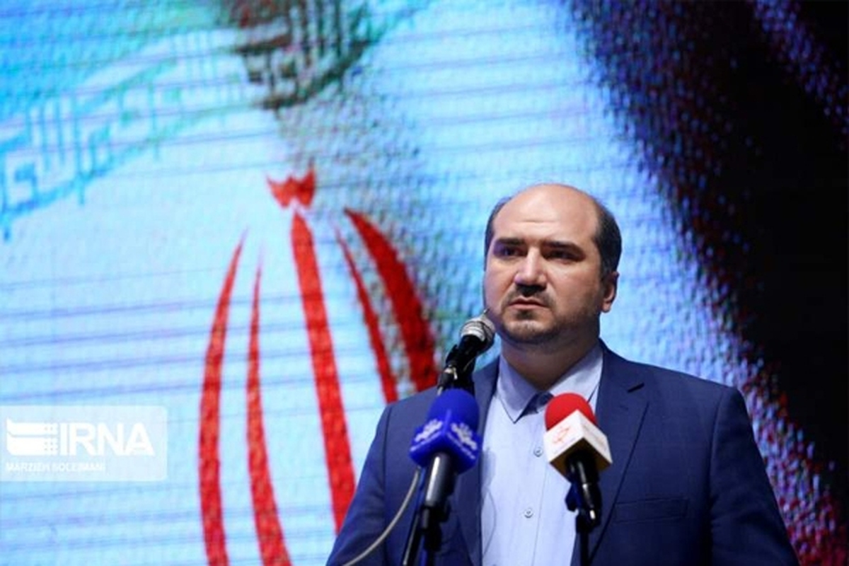 محسن منصوری گفت: امروزه در اکثر شاخص‌های توسعه اقتصادی نسبت به قبل اوضاع بهتری داریم و اگرچه تورم همچنان وجود دارد اما مسیر رو به بهبودی را در پیش داریم؛ تاحدی که از تورم حدود ۶۰ درصدی به تورم ۴۰ درصد و از نقدینگی ۳۹ درصدی به نقدینگی ۳۰ درصد رسیده‌ایم و دولت مصمم است تا این راهبرد را در دستور کار قرار دهد.