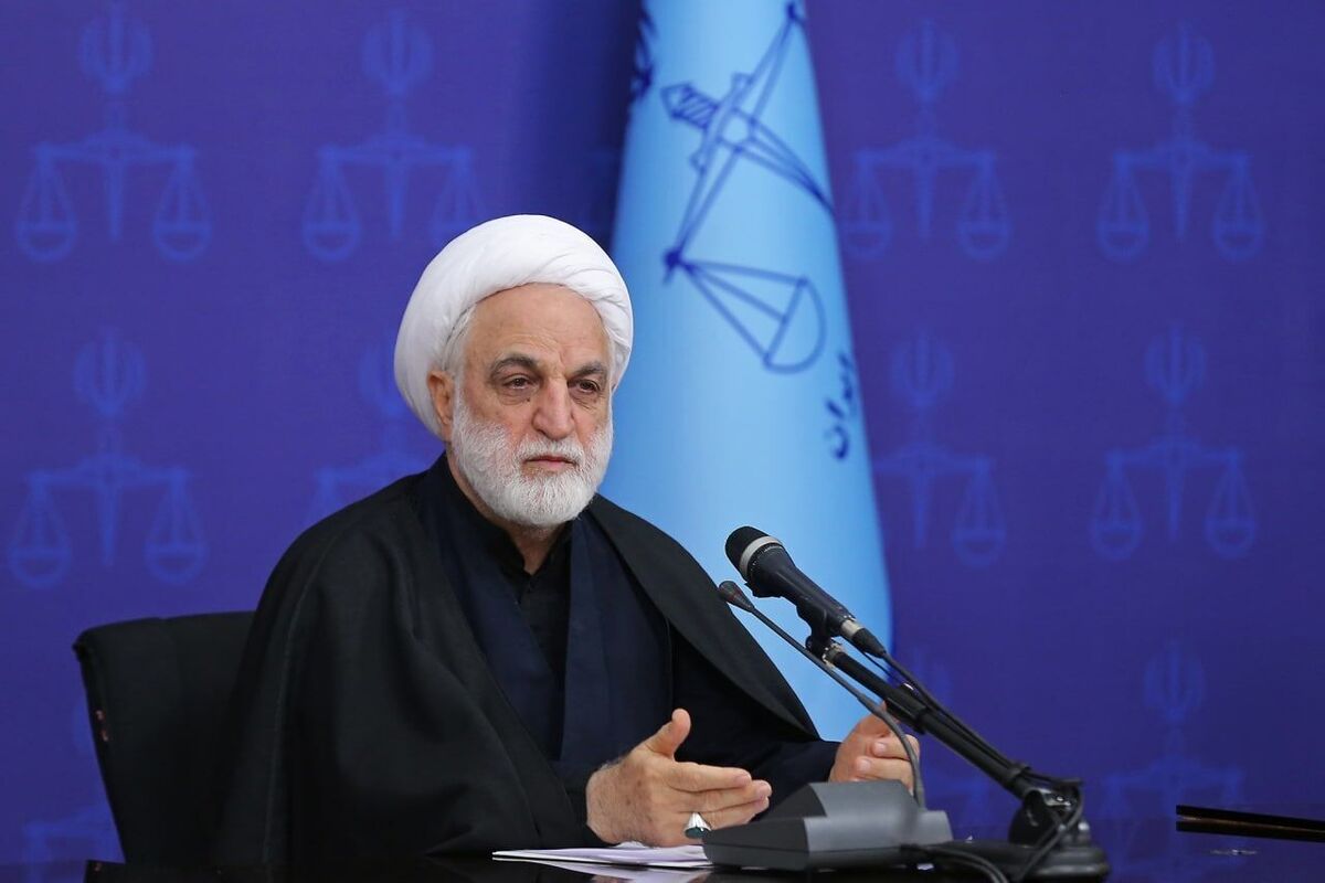 رئیس قوه قضاییه گفت: بر اساس برنامه‌ای که ارائه شد، بازرسی کل کشور تا آنجا که ممکن بود اقدام به شناسایی گلوگاه‌ها و بسترهای فسادزا کرد و به جمع‌بندی و احصاء بیش از ۲۰۰ مورد از این بسترها و گلوگاه‌ها پرداخت؛ مواردی را به قوه قضاییه ارائه داد و مواردی نیز به دولت اعلام شد و دولت نیز این مسائل را مورد اعتناء قرار داد.