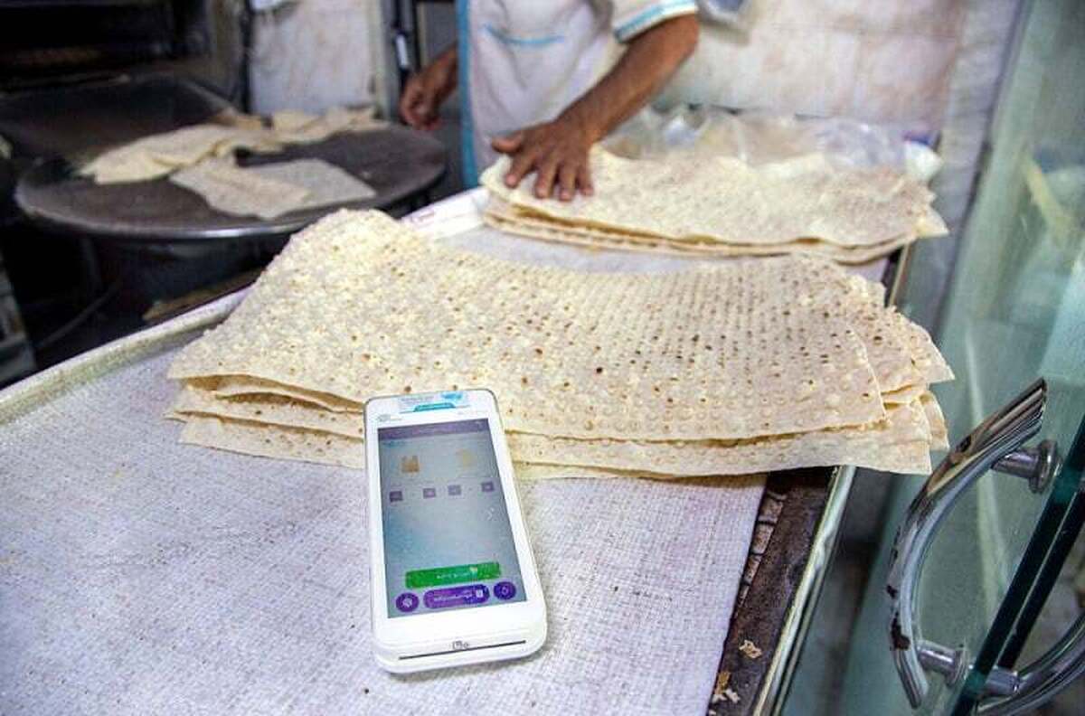 گلایه شهروند مشهدی از دغدغه های خرید نان در برخی نقاط مشهد و پاسخ مسئولان.