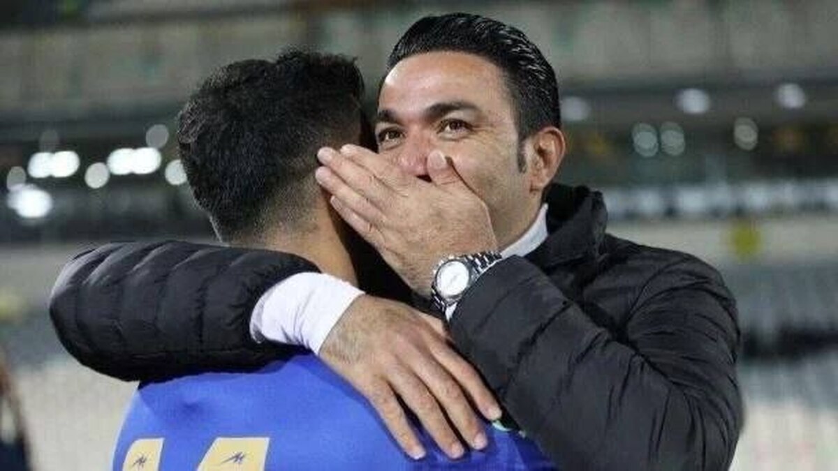 تجمع امروز مقابل درب باشگاه استقلال نشان داد، هواداران این باشگاه فقط جواد نکونام را می‌خواهند.