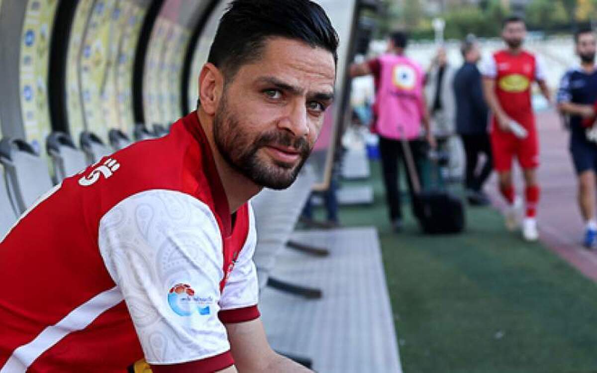 مذاکره بازیکن پرسپولیس با مس رفسنجان تکذیب شد.