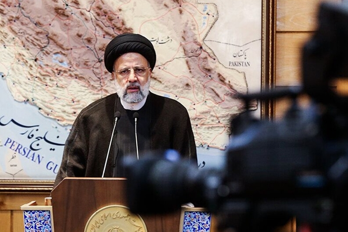 رئیس‌جمهور، سیاست ایران را همگرایی و چندجانبه‌گرایی اقتصادی، همکاری جامع و متوازن با قدرتهای نوظهور آسیایی چون چین، هند و اندونزی دانست.