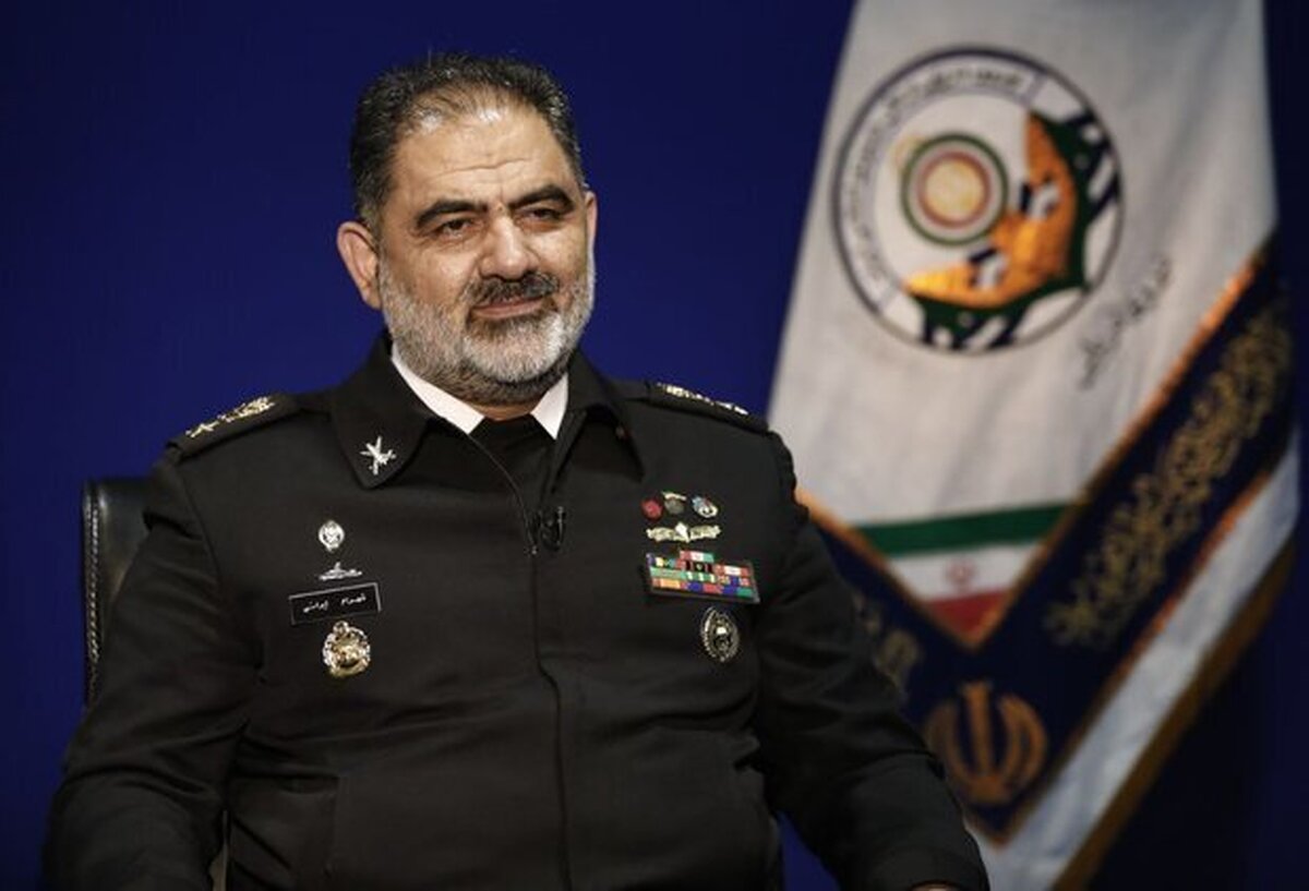 فرمانده نیروی دریایی ارتش در سفر به پاکستان با فرمانده نیروی دریایی و فرمانده نیروهی هوایی ارتش این کشور دیدار کرد.