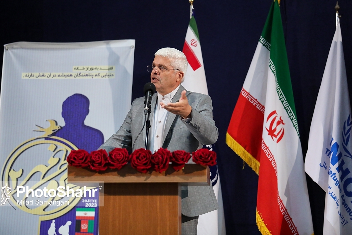 مدیر کل اتباع و مهاجران خارجی خراسان رضوی با بیان اینکه ایران همواره تلاش کرده تا رفتاری کریمانه با جامعه مهاجر داشته باشد، گفت: خراسان رضوی پس از تهران بزرگترین جامعه پناهجویان را دارد.