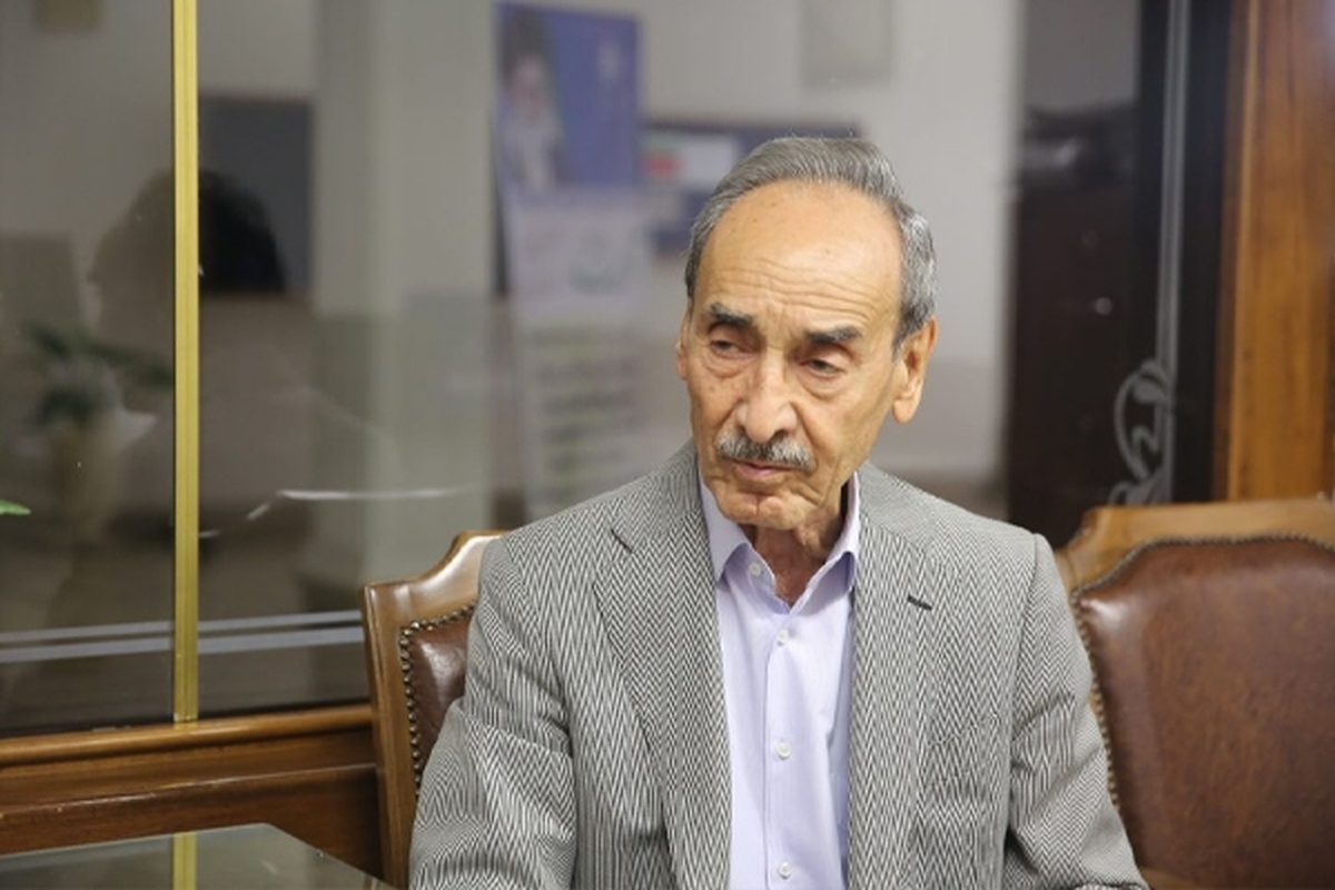 رئیس انجمن مدیران صنایع خراسان رضوی گفت: ما برای حفظ آب باید نگران فرزندانمان باشیم و مملکتی خشک تحویل آن‌ها ندهیم.