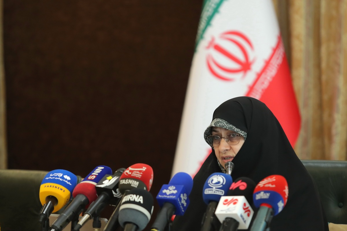معاون امور زنان رئیس جمهور با بیان اینکه مشکلات اقتصادی یکی از مواردی است که جلوی ازدواج جوانان را می‌گیرد، تاکید کرد: به همین منظور، در حال تهیه بسته‌ای جهت تسهیل ازدواج هستیم.
