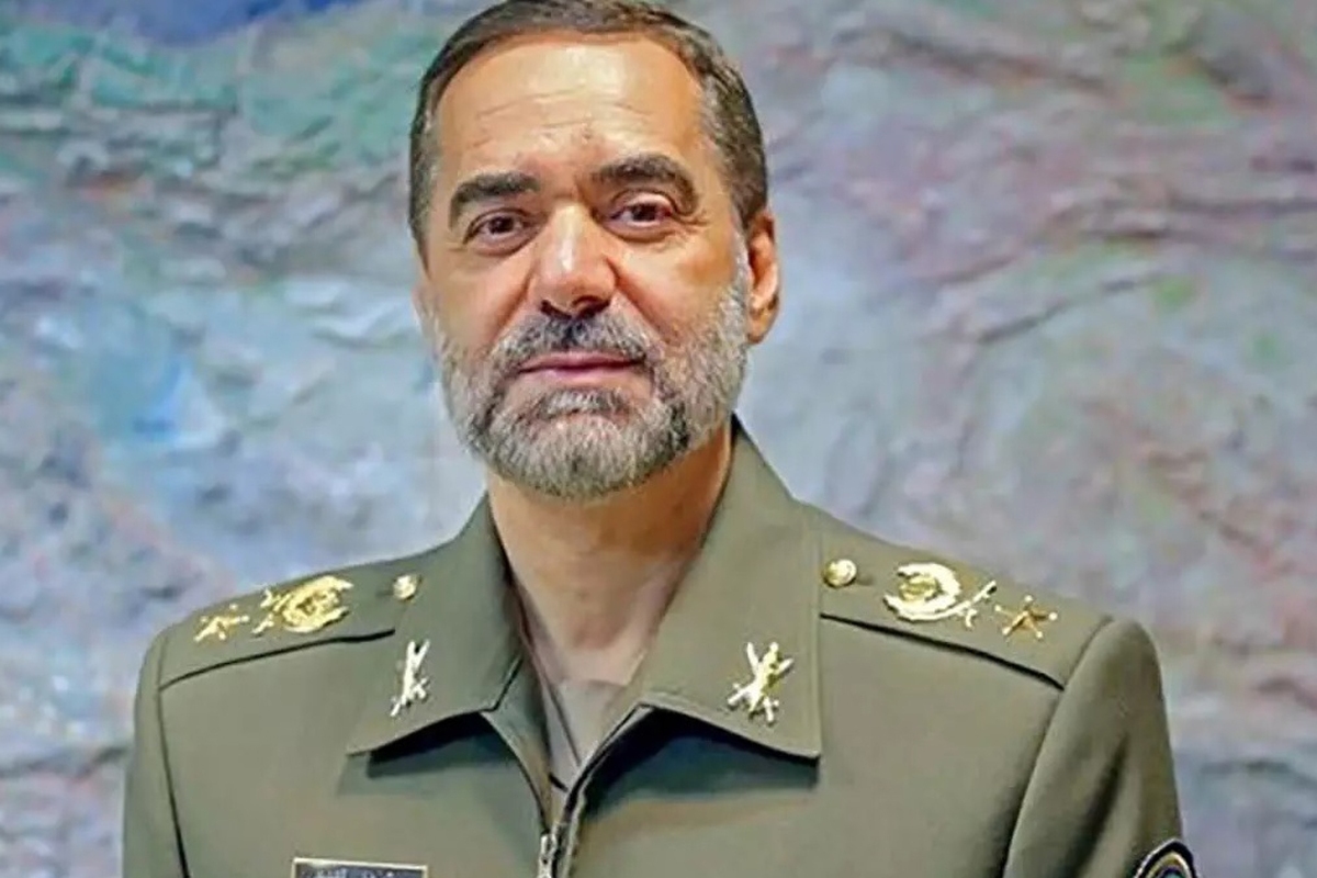 وزیر دفاع و پشتیبانی نیروهای مسلح گفت: پیام رونمایی از موشک خرمشهر ۴ برای دوستان ما کمک به صلح و ثبات در منطقه و حمایت همه‌جانبه از دوستان و کشورهایی است که در مسیر مبارزه با نظام سلطه هستند و مواضع آگاهانه و صلح‌طلبانه دارند.