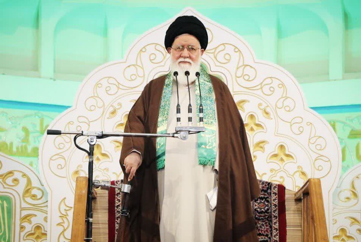 امام‌جمعه مشهدمقدس با اشاره به بررسی لایحه عفاف و حجاب در مجلس گفت: مجلس لایحه‌‎ای تصویب نکند که افراد همان‎طور که اگر کمربند ایمنی نبندند، جریمه مالی می‌‎شوند، به همین ترتیب اگر شعائر دین را زیر پا بگذارند و ارزش‌‎های اخلاقی جامعه را فدای امیال نفسانی کنند، فقط تعزیر مالی نامتناسب در انتظارشان باشد.