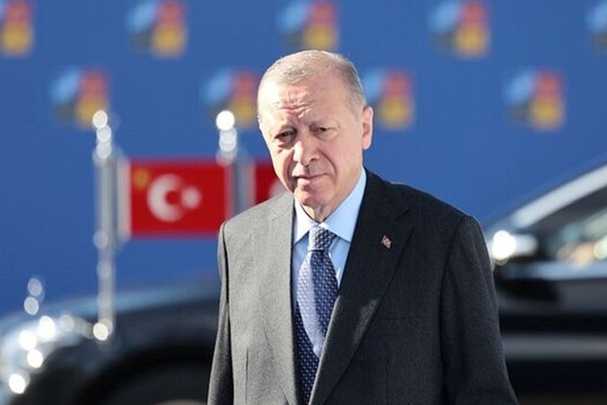 «رجب طیب اردوغان» رئیس جمهور ترکیه حین مصاحبه زنده تلویزیونی لحظاتی کوتاه به خواب فرو رفت.