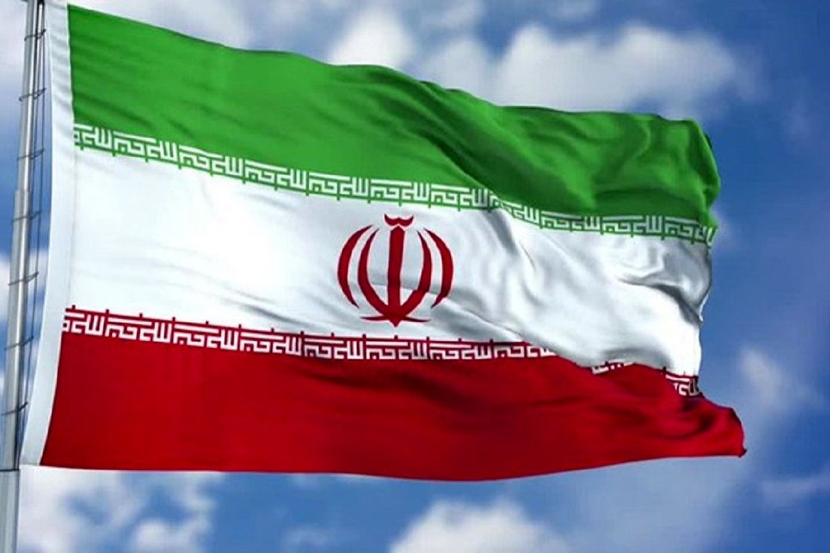 بی‌بی‌سی نوشته است که مخالفان جمهوری اسلامی دچار چند دستگی شده‌اند؛ عده‌ای دیگر را به فاشیست متهم می‌کنند و گروهی دیگری را به تروریست و تجزیه‌طلبی.