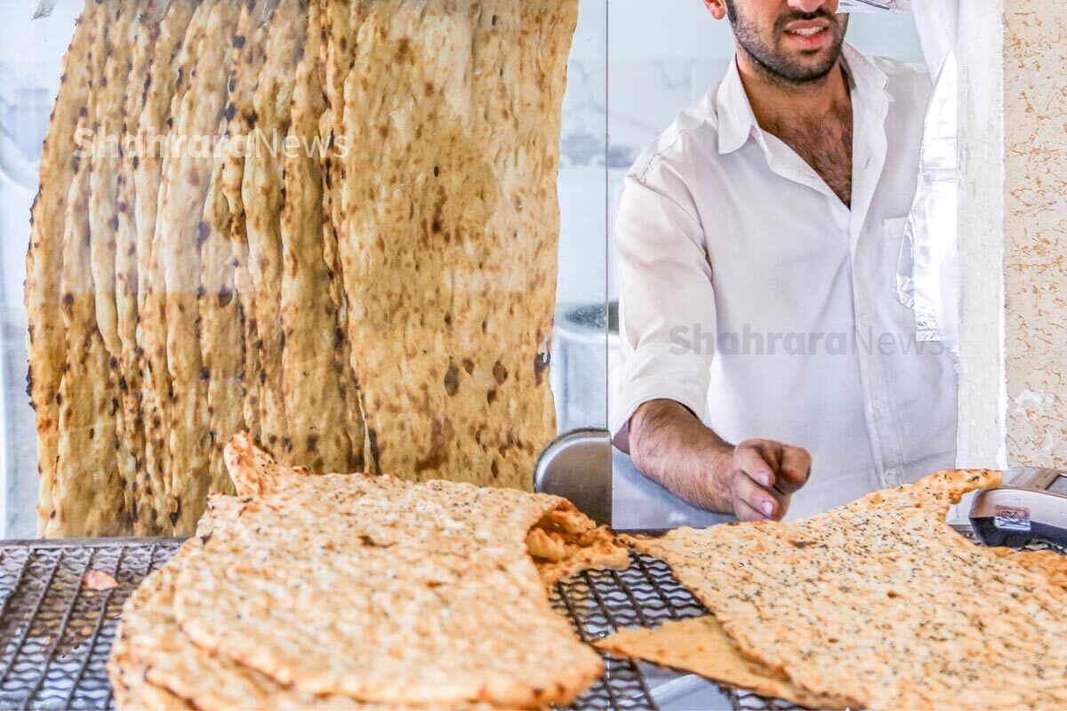 مشاور وزیر اقتصاد از کاهش سهمیه آرد یک چهارم نانوایی‌ها، خبر داد و گفت: ۷۵ درصد نانوایی‌های سراسر کشور با عدم تغییر یا افزایش سهمیه آرد مواجه شده‌اند.