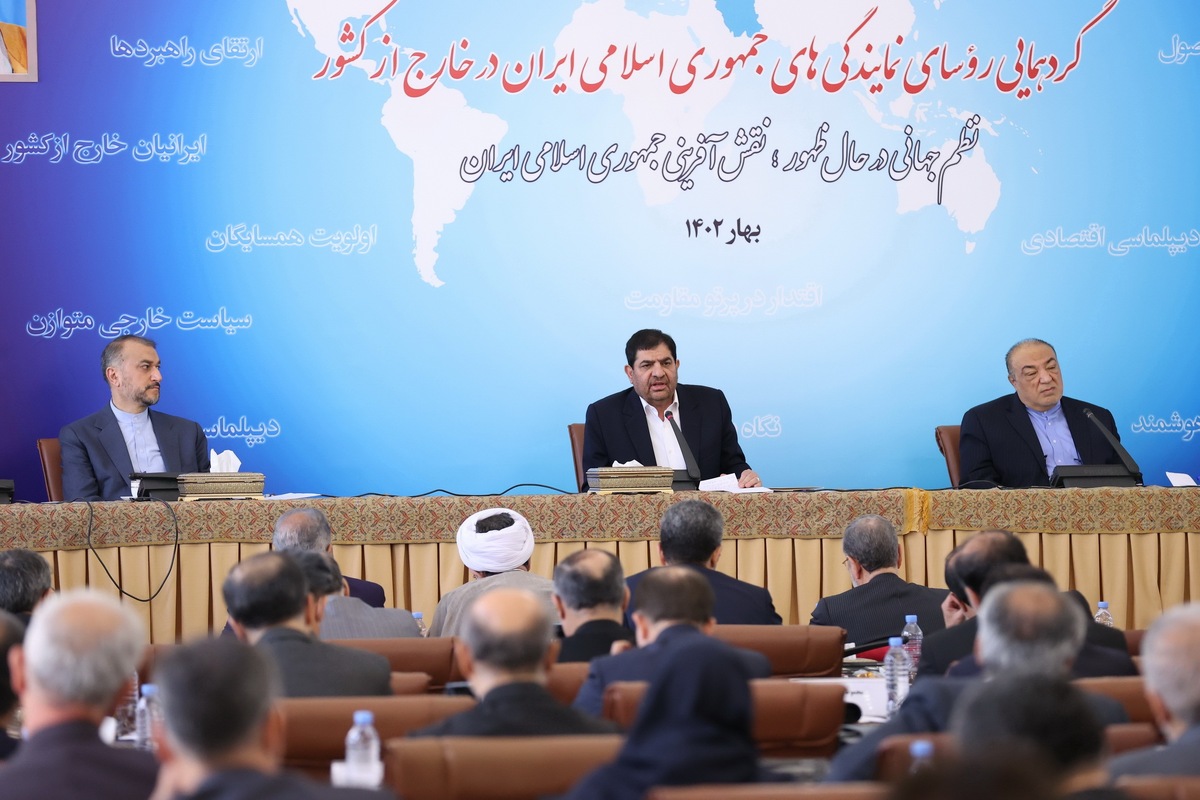 معاون اول رئیس‌جمهور، دیپلماسی فعال و توسعه روابط اقتصادی با کشور‌های جهان را نقطه قوت دولت سیزدهم خواند و از سفارتخانه‌ها و سفرای کشورمان به عنوان ابزار اصلی و مهم در راستای جهش اساسی اقتصادی کشور یاد کرد.