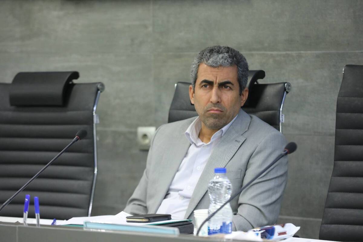 رئیس کمیسیون اقتصادی مجلس  گفت: طبق بررسی های صورت گرفته، نرخ بازده سرمایه گذاری در صندوق های بازنشستگی نسبت به متوسط عملکرد بنگاه های اقتصادی کشور بسیار پایین بوده و این ناکارآمدی در این بخش کاملا مشهود است.