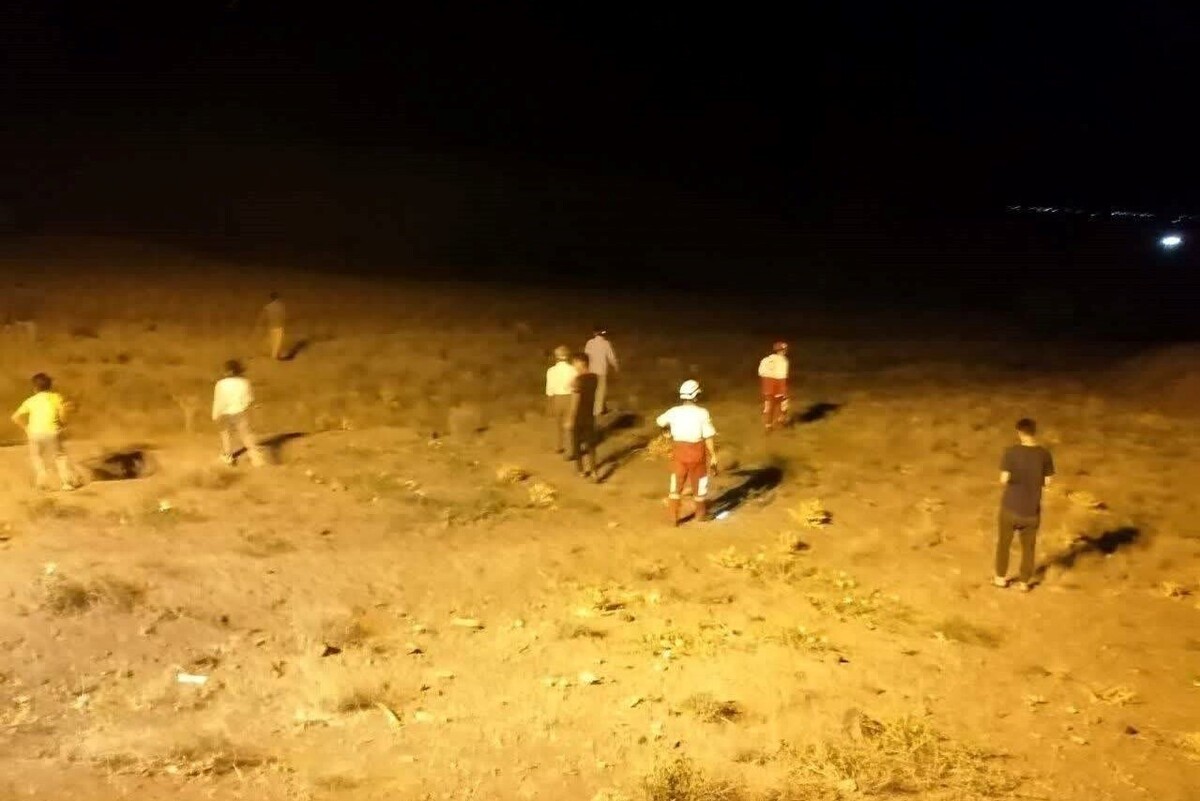 کودک گم شده در منطقه کلاته بهشت درود نیشابور، ساعت ۴ صبح توسط یک چوپان پیدا و به آغوش خانواده بازگشت.