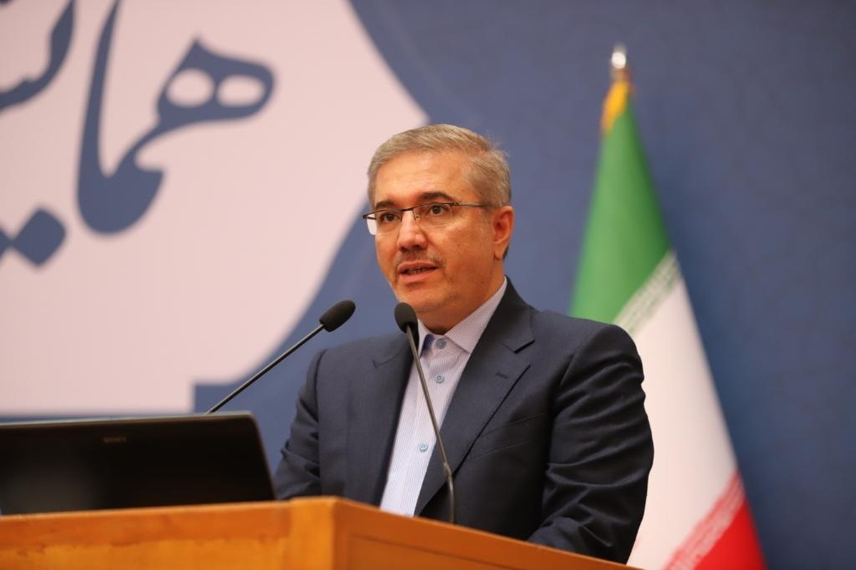 رئیس سازمان برنامه و بودجه با پیش‌بینی خرید هشت میلیون تن گندم از کشاورزان طی سال جاری، از پرداخت سریع مطالبات گندم‌کاران از سوی دولت خبر داد.