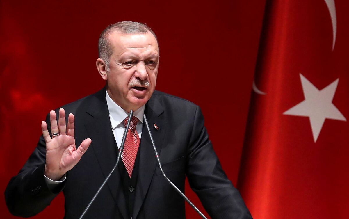 اردوغان پس از پیروزی در انتخابات در مقابل منزل خود در بین هوادارانش گفت: با استانبول آمدیم و با استانبول به راه خود ادامه می‌دهیم. دور دوم به پایان رسید. متشکر شما هستم. از همه هموطنان ممنون هستم. از همه اقشار جامعه و ملتمان تشکر می‌کنم.