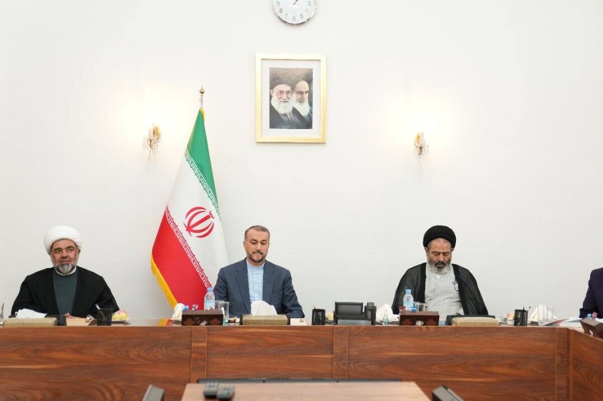 وزیر امور خارجه بر تلاش این وزارتخانه جهت تسهیل عزیمت حجاج ایرانی برای حج سال جاری به عنوان نماد همبستگی و وحدت اسلامی تاکید کرد.