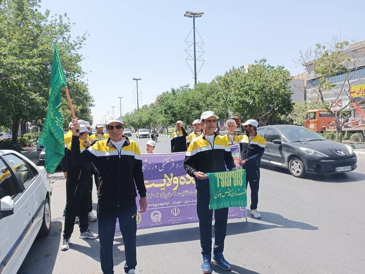 دوندگان جاده ولایت بعد از عبور از ۵ استان و ۴۵ شهر، با تشرف به حرم مطهر رضوی سفر ۲هزارو۳۰۰ کیلومتری خود را پایان دادند.