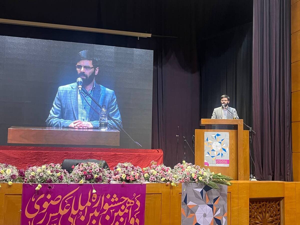 مدیر عامل بنیاد بین‌المللی فرهنگی و هنری امام رضا(ع) گفت: تندیس نشان ارادت در روز میلاد امام رضا(ع) در جشن اختتامیه جشنواره‌های ۱۶ گانه رضوی رونمایی و به نفرات برتر اهدا خواهد شد.