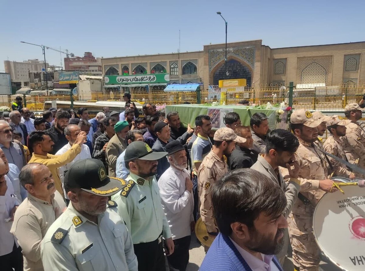 پیکر جانباز مدافع حرم افغانستانی «سید نادر حسینی» صبح امروز با حضور جمعی از مسئولان، خانواده های معظم شهدا و مردم انقلابی مشهد تشییع شد.