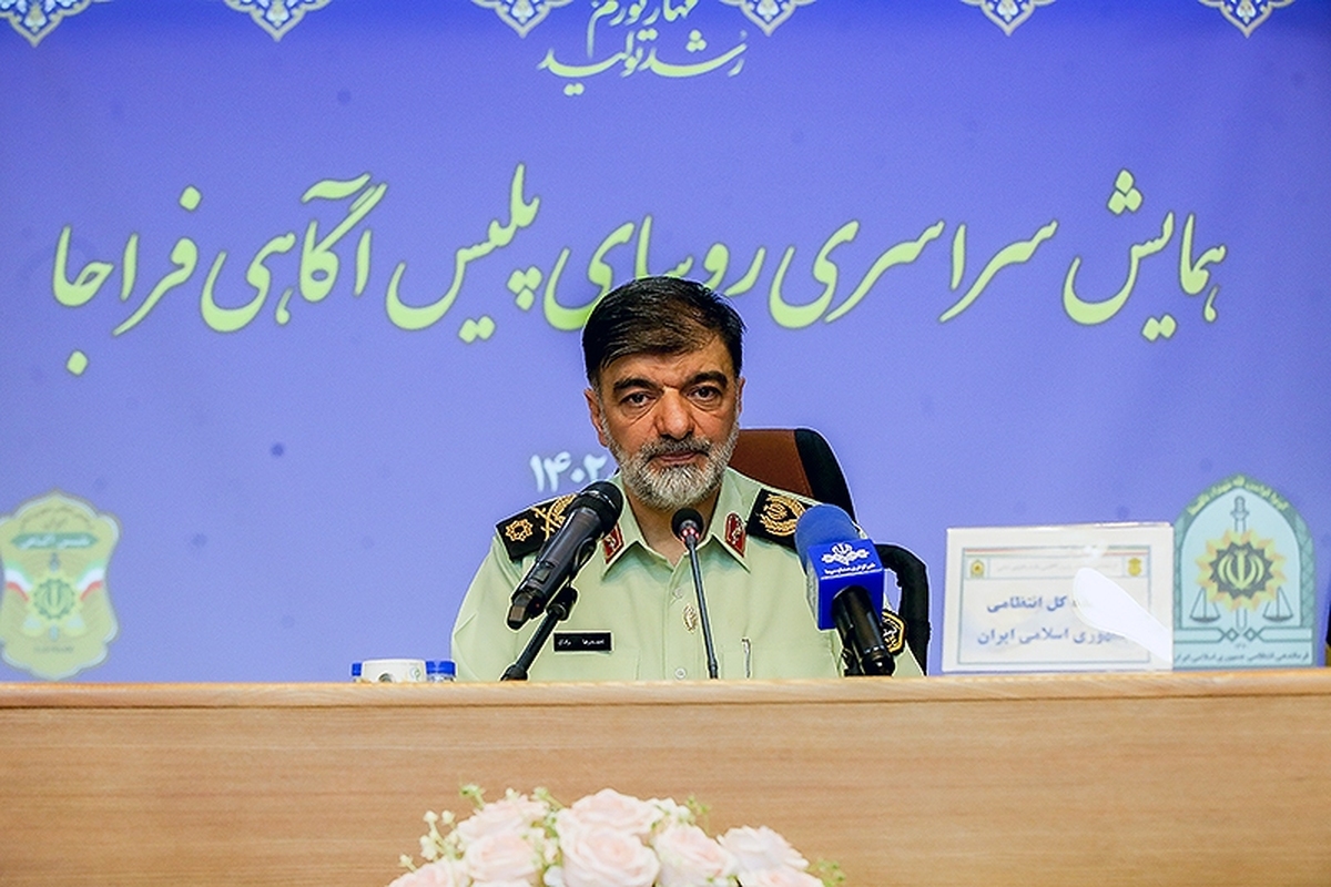 فرمانده کل انتظامی کشور بر لزوم تمرکز حداکثری بر تشدید اقدامات پیشگیرانه و مقابله‌ای با جرایم از جمله افزایش سرعت کشف، اشراف اطلاعاتی بر مجرمان و سارقان حرفه‌ای و سابقه‌دار و ضربه پی در پی بر مالخر‌ها تاکید کرد.