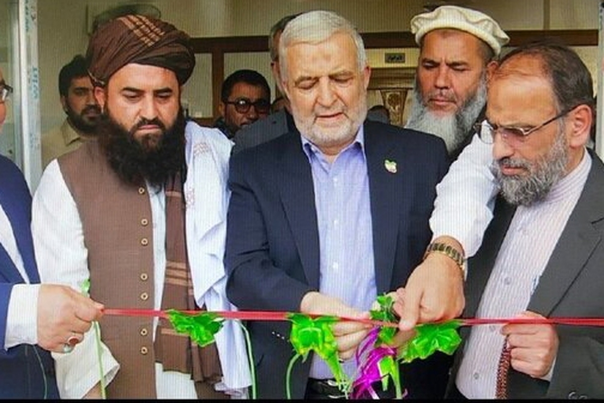 مرکز تشخیص دیابت خاتم الانبیاء افغانستان در ننگرهار توسط حسن کاظمی قمی نماینده ویژه رئیس جمهور در امور افغانستان و مقامات این کشور افتتاح شد.