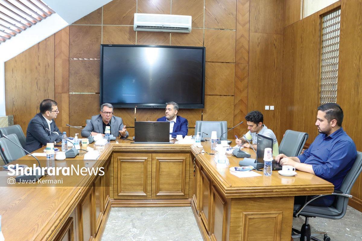 در میانه چالش‌های همیشگی تولید مثل کمبود نقدینگی واحد‌های تولیدی یا واردات کالای رقیب به بازار، معضل قطعی منابع انرژی یکی از مسائلی است که زمینه ساز گله مندی بسیاری از صاحبان صنایع خراسان رضوی و مشهد شده است.