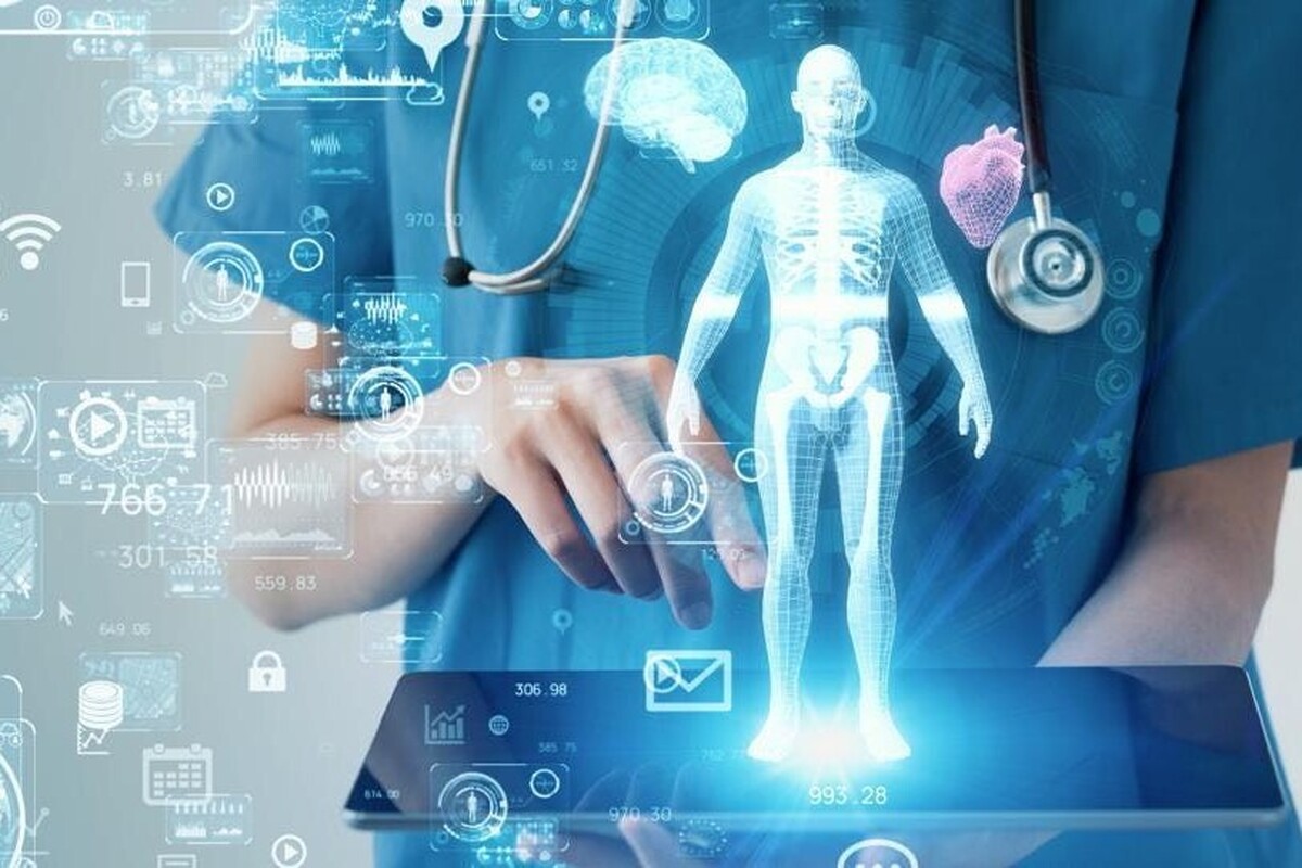 هوش مصنوعی (AI) با استفاده از روش‌های مختلفی مانند شبکه‌های عصبی، الگوریتم‌های یادگیری ماشین و پردازش زبان طبیعی، سعی در تقلید و شبیه‌سازی هوش انسانی دارد.