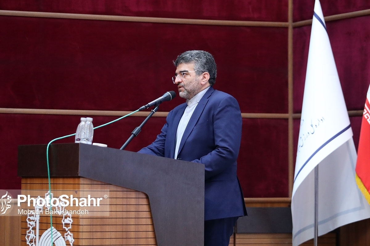 سرپرست اداره‌کل ورزش‌وجوانان خراسان رضوی با اشاره به شائبه‌های موجود برای برگزاری انتخابات هیات فوتبال استان گفت: قطعا هر تصمیمی گرفته شود به نفع ورزش، فوتبال و سایر رشته‌ها است. تقاضا دارم یک ماه تا ۴۰ روز به حواشی ورزش و فوتبال دامن نزنید و خبری منتشر نکنید.