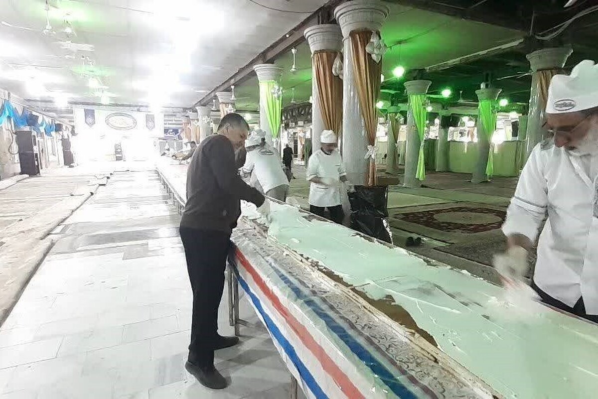 هم‌زمان با عید بزرگ غدیر  کیک ۱۱۰ متری با مشارکت‌ مردمی در مجتمع فرهنگی امیرالمومنین (ع) مشهد، پخت و توزیع خواهد شد.