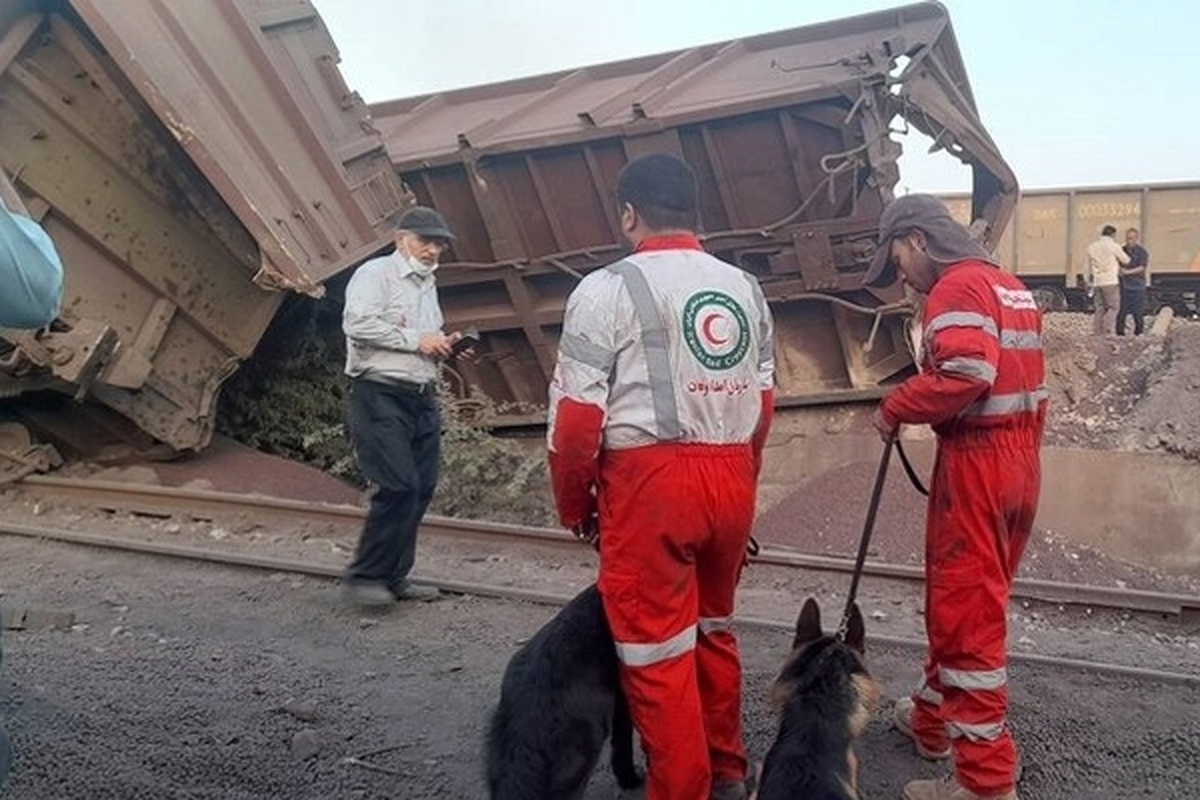 مدیرعامل جمعیت هلال احمر استان هرمزگان گفت: وقوع حادثه برای قطار باری در مجتمع فولاد بندرعباس یک فوتی و دو مصدوم بر جای گذاشت.