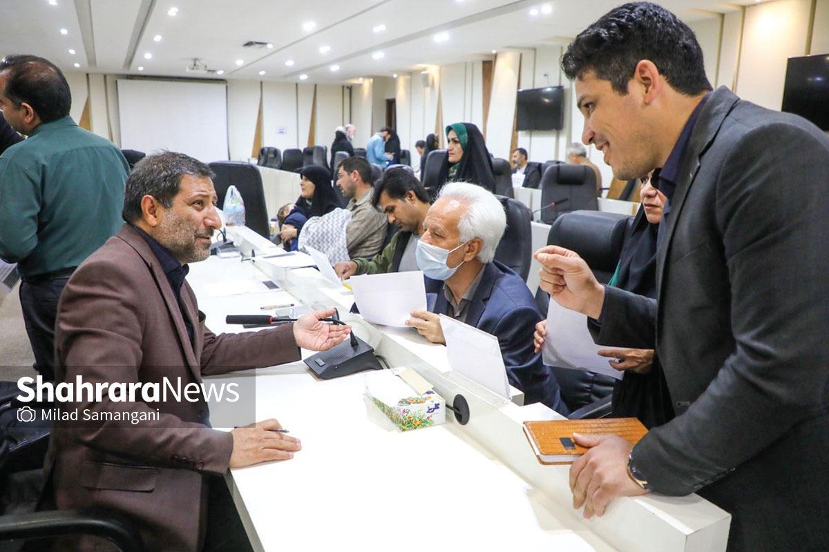 فرماندار مشهد گفت:  چیزی به نام جیره بندی آب نداریم. اگر در محله‌ای هم قطعی آب اتفاق افتاده است، به دلیل اشکالاتی در شبکه آب رسانی یا مشکلات فنی بوده است. ممکن است فشار آب کم شود که پیش از این هم اتفاق افتاده است، اما اینکه قطعی برنامه ریزی شده داشته باشیم، درست نیست.