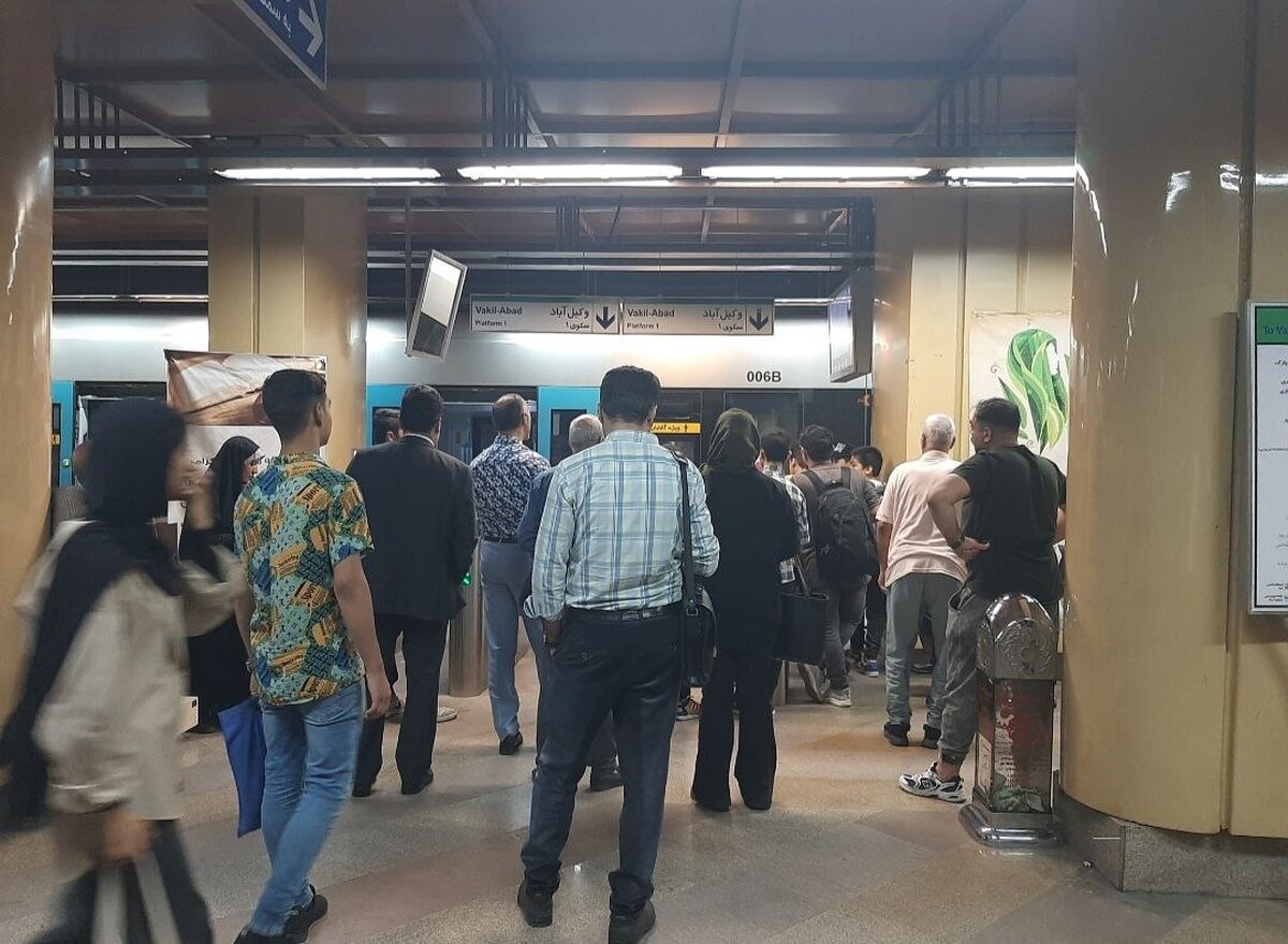 خدمات رسانی در خط یک قطار شهری مشهد به دلیل خرابی و متوقف شدن قطار، دچار اختلال شده است.