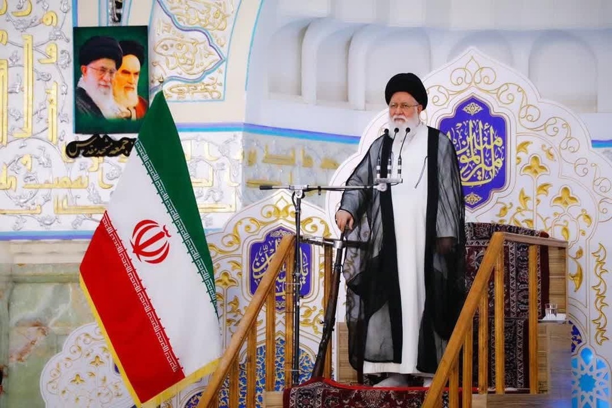 نماینده ولی فقیه در استان خراسان رضوی گفت: این نظام، مولود غدیر است و بنابراین در عصر حاضر، هر جریان سیاسی که بخواهد به قدرت برسد درحالی‌که با رهبری زاویه دارد، غاصب ولایت خواهد بود. این مسئله برای ملت نیز غیرقابل‌تحمل است، زیرا این مردم، ملت غدیر هستند.