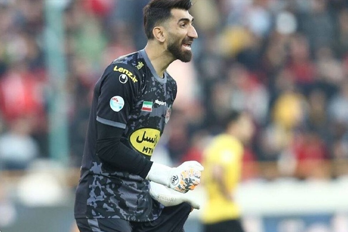 دروازه بان شماره یک تیم ملی از ماندن در تیم پرسپولیس ضرر کرد.