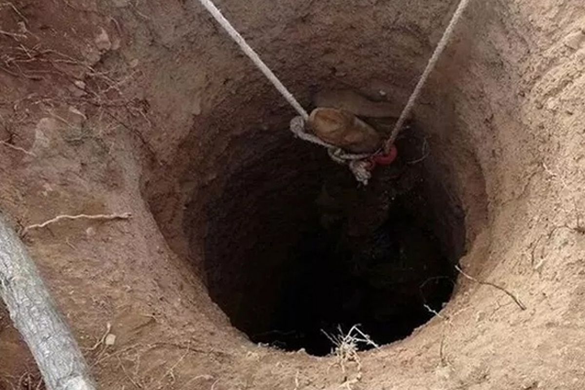 مسئول روابط عمومی آتش نشانی سبزوار گفت: یک پیر مرد ۷۰ساله با سقوط درون چاه در روستای افچنگ سبزوار، جان خود را ازدست داد.